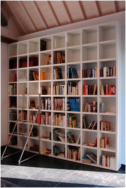 Wandkast voor boeken, op maat gemaakt.